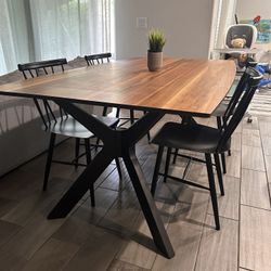 Dinning Table With 4 Chairs 