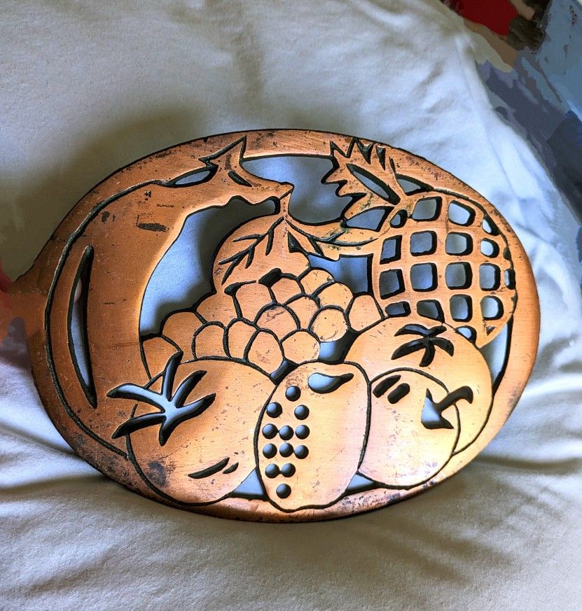 Copper Trivet Footed Brass Metal Pot Holder Copper Fruit Basket Design Table Protection From Heat Decorative Trivet Copper Kitchen circa 1983
VERY NIC