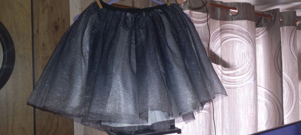 Women's Skirt And Shirts