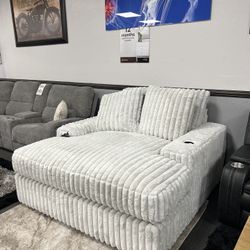 Huge Chaise Lounge w/ Cup Holders & USB Ports 💥SALE💥