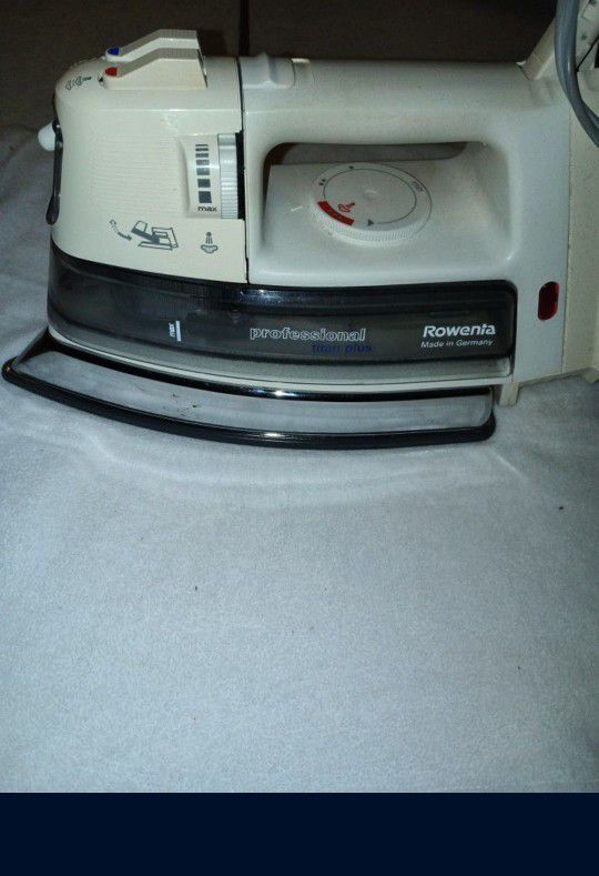 Rowenta Professional Steam Iron Model DE-92.1 C Removable Water Tank Good Condition 