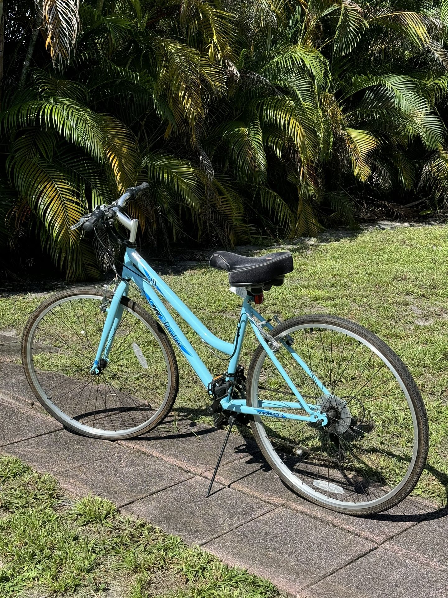 Unisex Roadmaster Adventures 700c Hybrid Bicycle/Bike