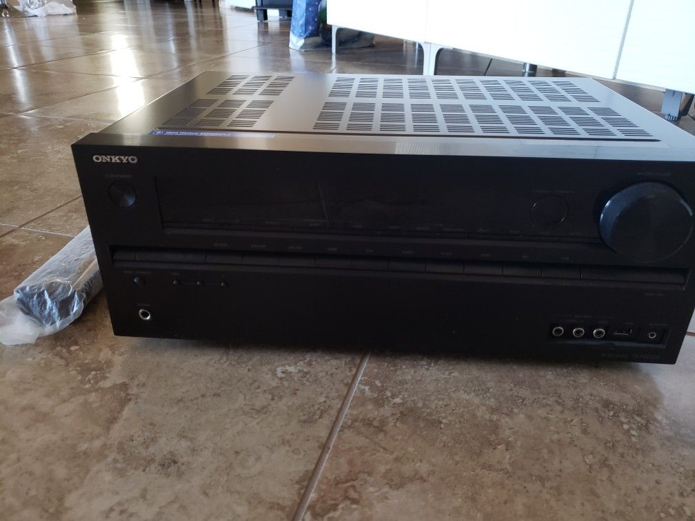 ONKYO 5.1 Audio-Video Receiver