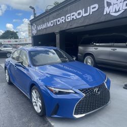 2021 Lexus IS