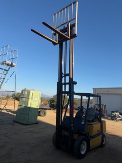 Yale 5000# Pneumatic Tire LP Forklift with side shift