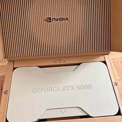 GeForce RTX 5090 FE Founder Edition 32GB GDDR...