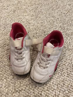 Used Toddler Puma Soccer Shoes 9m