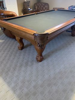 Pre owned pool table!!! Like new!!