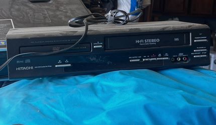 Hitachi DVD /VCR Player