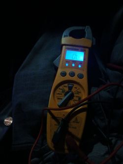 Fieldpiece  volt meter