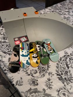 Tech deck board and ramp
