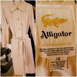 Alligator Women's Trench W/pockets.