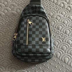 Desinger Black Cross Over 