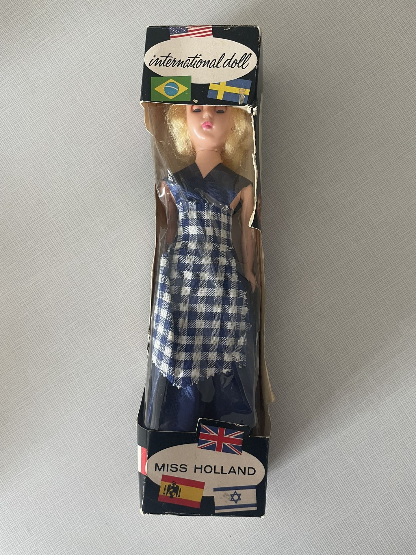 Miss holland International Doll