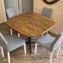 Kitchen Dining Table Excellent Condition With Four Chairs H30 42X42 free delivery delivery