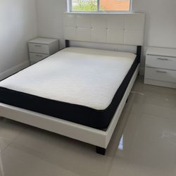 Brand New Queen Bed with Queen Mattress and 2 Nightstands - Cama Queen con Colchón Queen y Mesas de Noche Nuevo … Same Day Delivery 🚚 