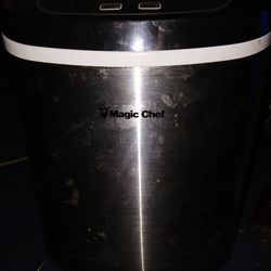 Ice Maker Magic Chef