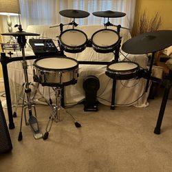 🎵 Roland TD-27KV V-Drums Full Kit + PM-200 Monitor – Excellent Condition  Price: $2,400 Location: Memphis TN