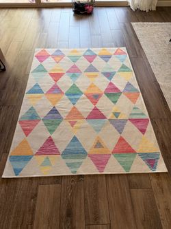 Ruggable Washable Triangle Geometric Area Rug