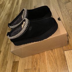 Ugg tazz Black Size 10 Brand New