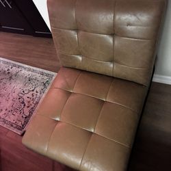 Modern Leather Tufted Accent Chairs - Set of 2 - Excellent Condition (North Scottsdale)