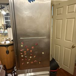 SINGLE DOOR COMMERCIAL REFRIGERATOR