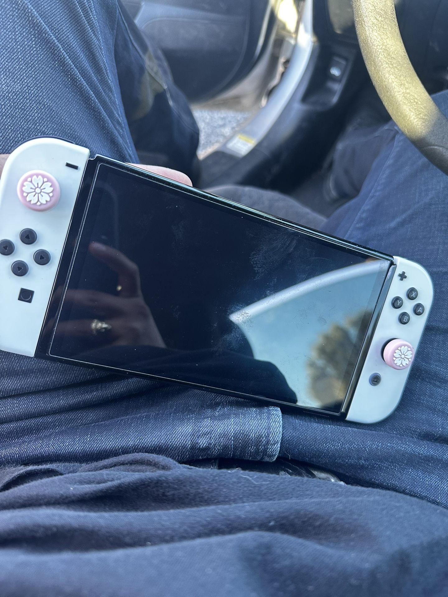 Nintendo Switch Oled. With Hack You Can Download Any Nintendo Game For Free. Come With All accessories.