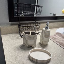 Moving, Brand Bathroom Stuff .. 4 Pieces 