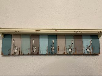 Shelf / coat rack