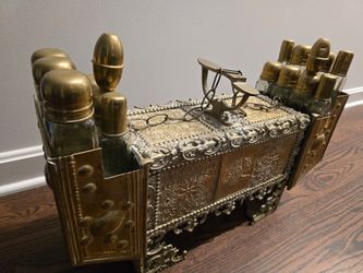 Vintage Turkish Brass & Wood Shoeshine Box - Kaptan'in Yeri