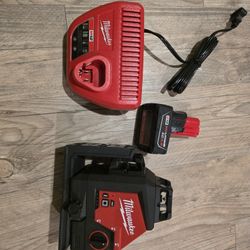 Milwaukee M12 Laser 360 Battery And Charger 