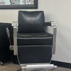 BARBER CHAIR