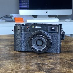 Fujifilm x100V - Like New - Only 800 Shutter Count 