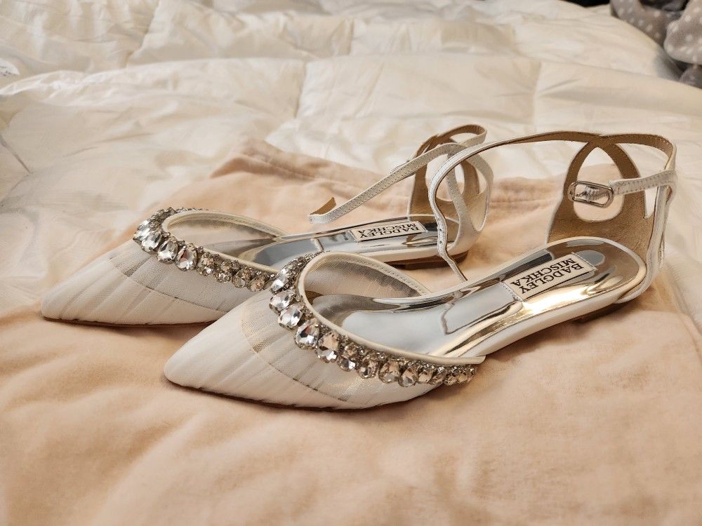 Badgley Mischka Women's Evelynn Flat 6