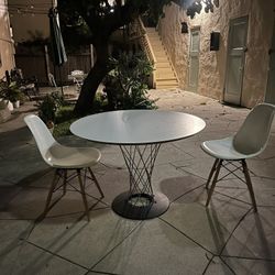 Modernica- Round Pedestal Dining Table +Chairs