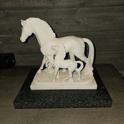 Vinatge Beautiful Horse and Foal made in Italy