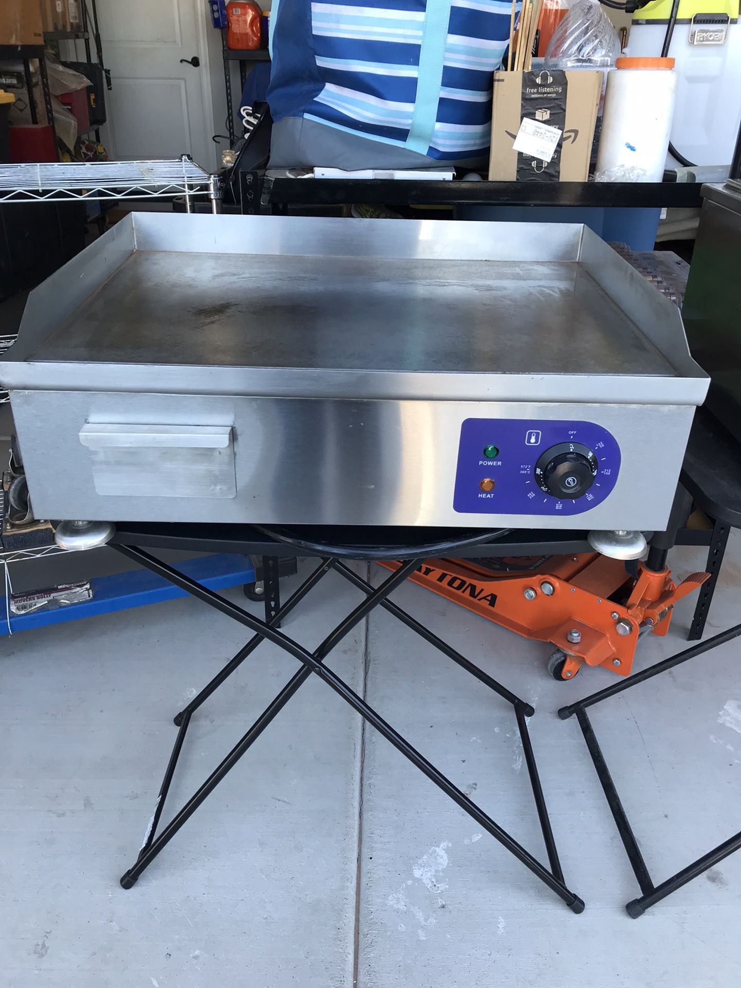 Flat Grill And Box Steamer With Chafers