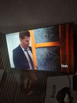 55in v2010 smart TV 4k with surround sound