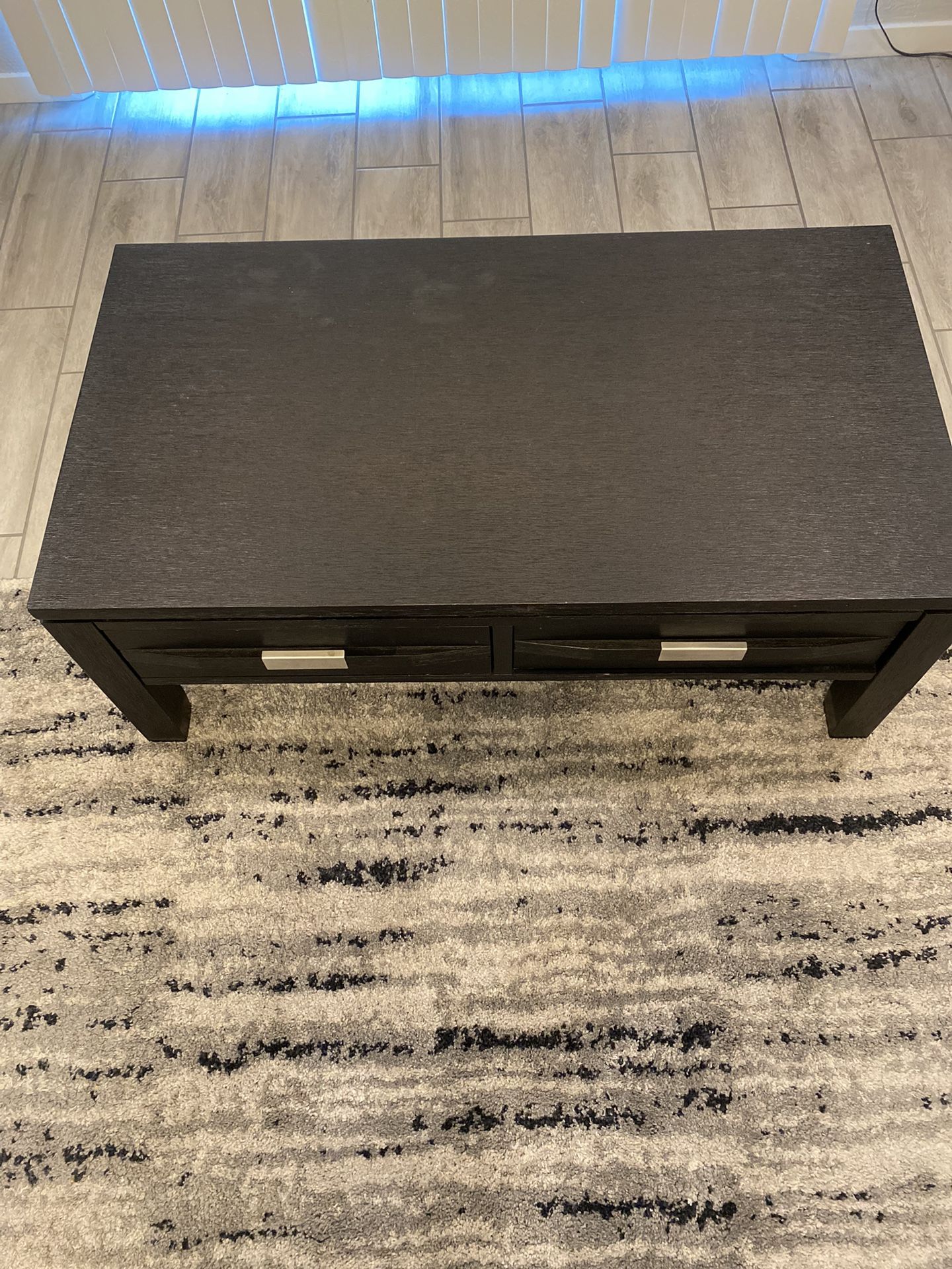 🚚 Moving Sale – Modern Espresso Coffee Table with Storage! 🖤