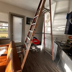 8’ Platform /podium Ladder 