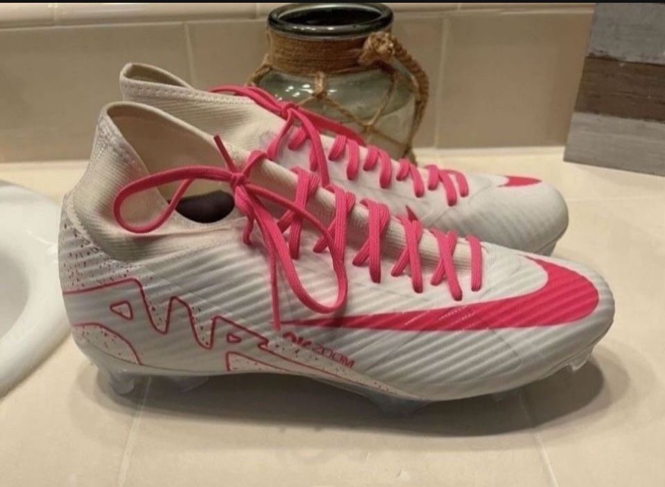 Nike Mercurial Air Soccer Cleats Men Size 9