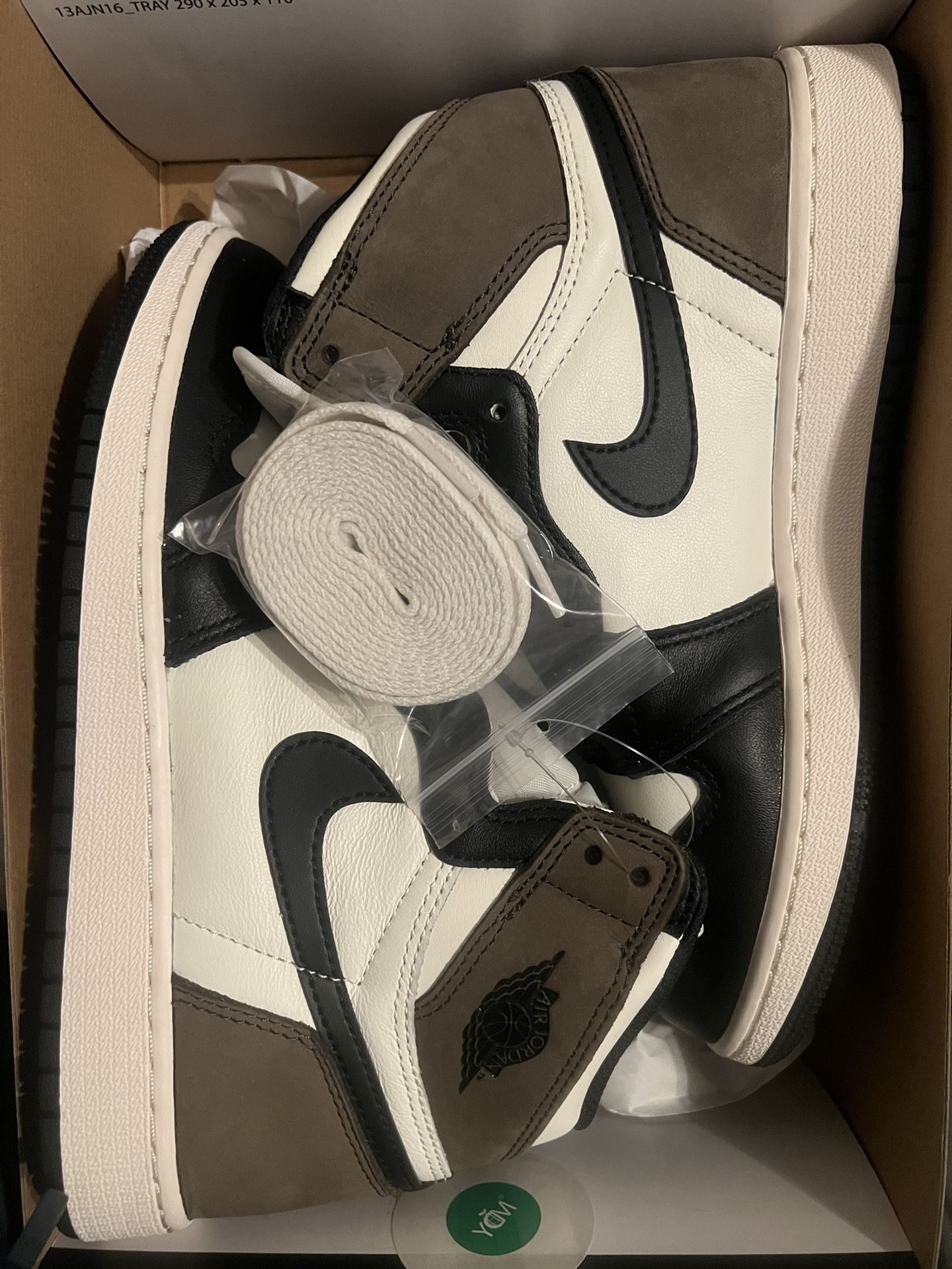 Jordan 1 Mochas