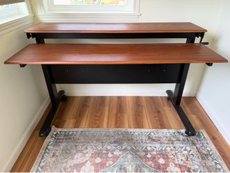 Split level adjustable Standup Desk