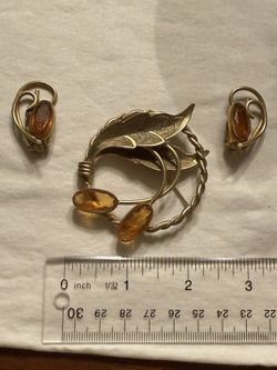 Set Of Earrings And Pin Whiting & Davis Topaz Colored 