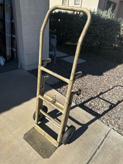 Moving dolly