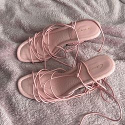 Extraordinary Heel sandals