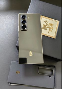 Samsung W9025