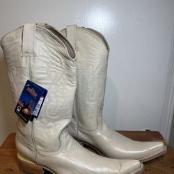 CREAM SNIPTOE BOOTS SIZE 12