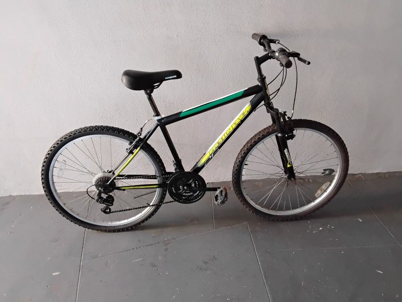 BICYCLE ROADMASTER 18 SPEED BRAND NEW