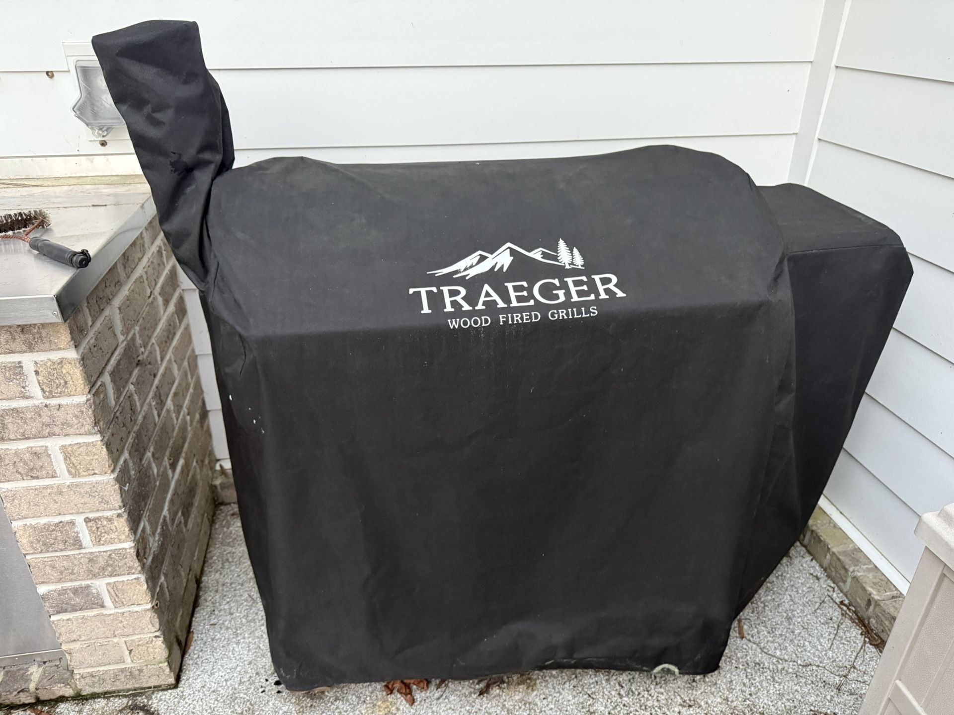 Traeger Century 885 Pellet Grill/Smoker With Accessories